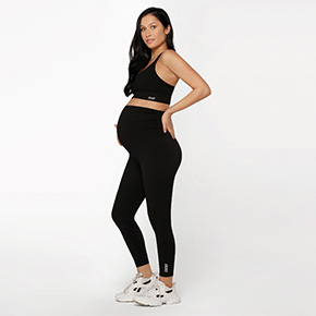 pregnant woman wearing lorna jane maternity tights